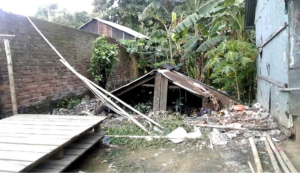 এক জায়গার দাবীদার দুই পরিবার
