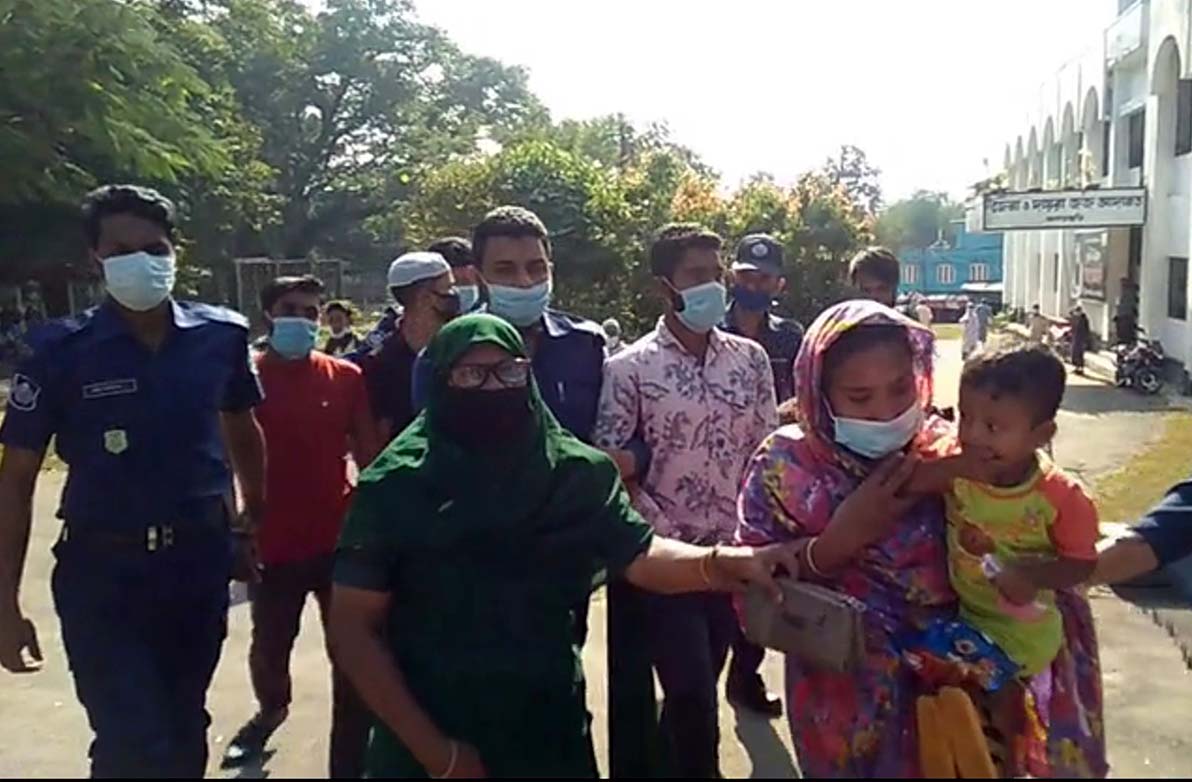 পরকীয়ার জেরে স্বামী হত্যাঃস্ত্রী সহ ৫ জনের ফাসির আদেশ