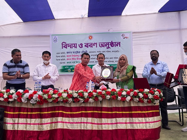 খাগড়াছড়িতে জনস্বাস্থ্য বিভাগীয় কর্মকর্তা-কর্মচারীদের বিদায়-বরণ