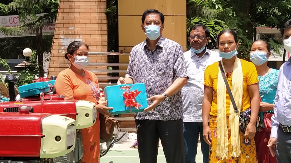বান্দরবানে পার্বত্য চট্রগ্রাম উন্নয়ন বোর্ডের কৃষিজ যন্ত্রপাতি বিতরণ 