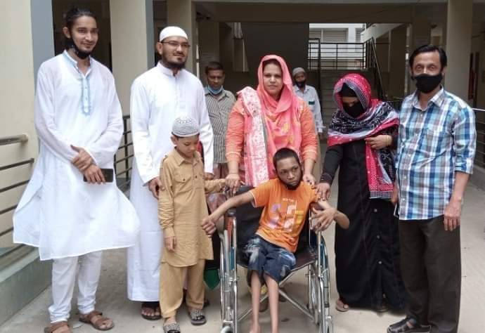 সেই আকাশের জন্য হুইল চেয়ার দিলেন জহির