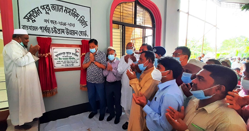 বান্দরবানে বিভিন্ন উন্নয়ন কাজের উদ্ধোধন করলেন পার্বত্যমন্ত্রী বীর বাহাদুর
