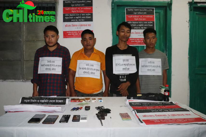 খাগড়াছড়িতে অবৈধ অস্ত্র ও পোস্টার উদ্ধার!