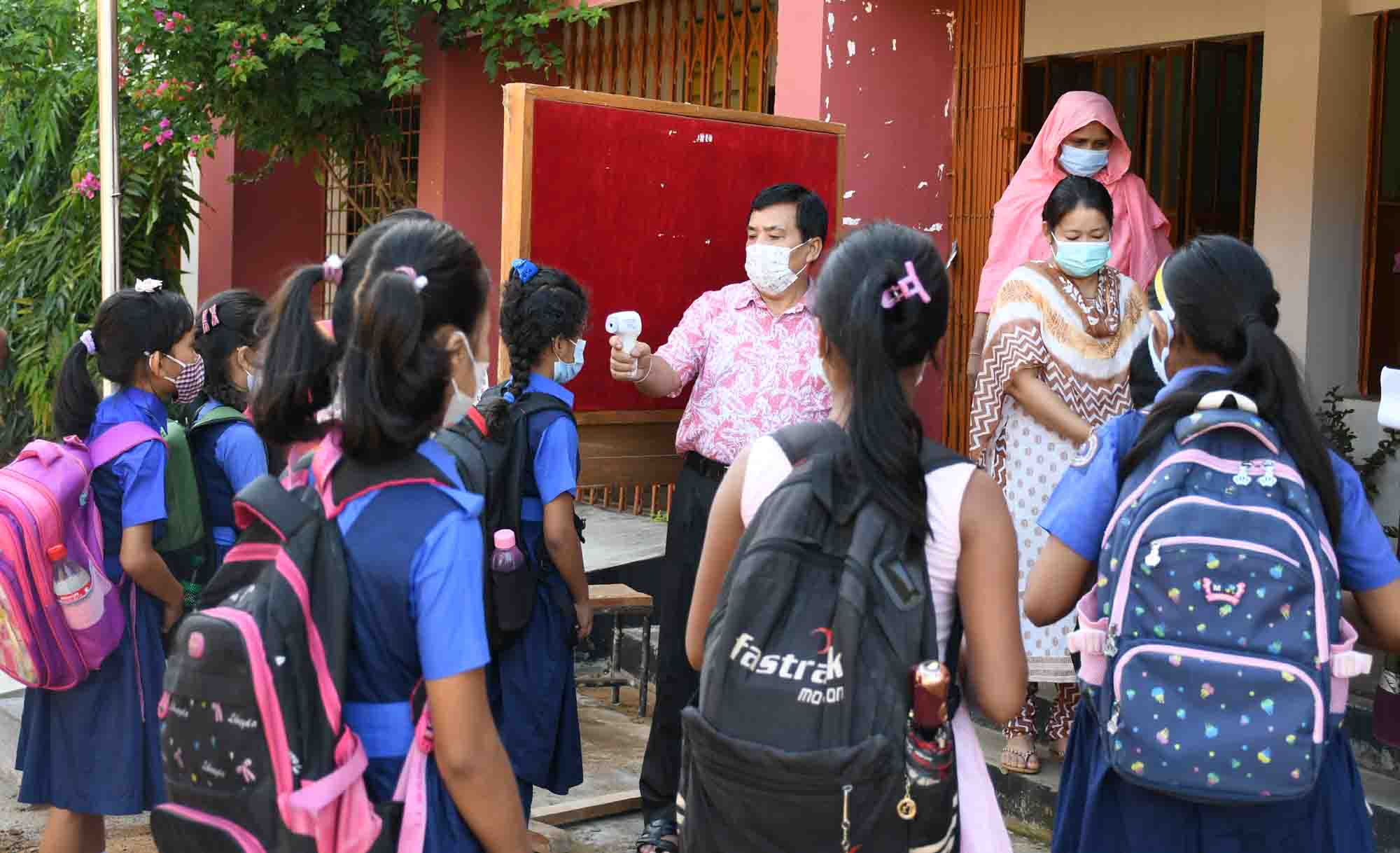 খাগড়াছড়িতে খুলেছে শিক্ষা প্রতিষ্ঠান উচ্ছ্বাসিত শিক্ষার্থীরা