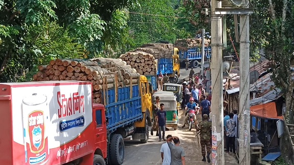  ইউপিডিএফ’র চাঁদাবাজির প্রতিবাদে সড়ক অবরোধ!