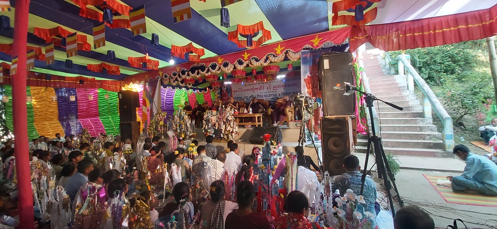 থানচিতে মাহাহ্ কঠিন চীবর দান উৎসব সম্পন্ন