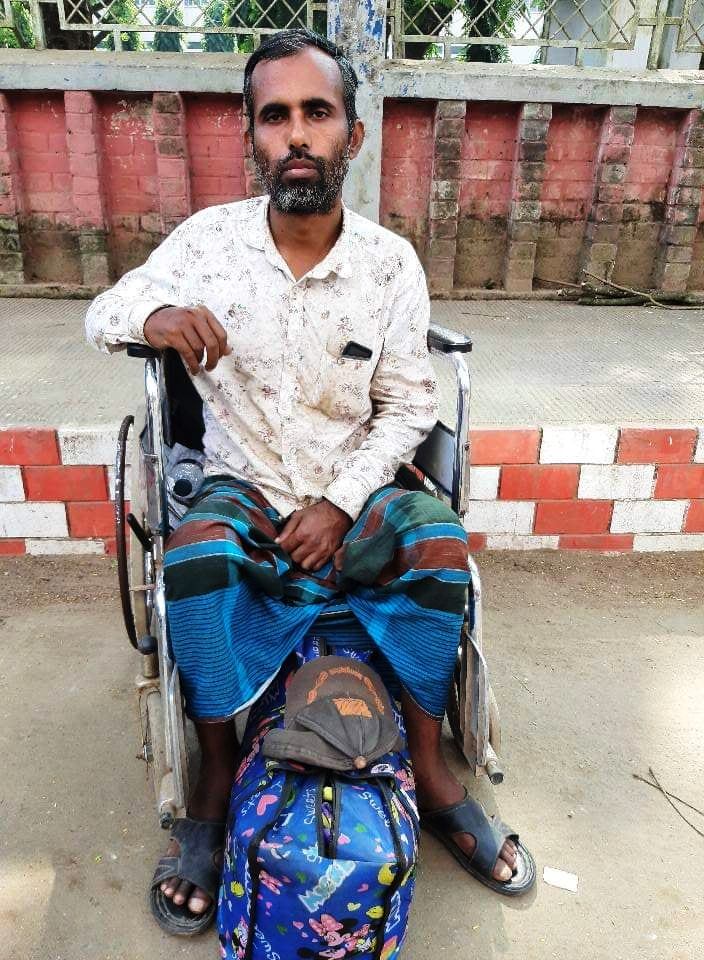 বান্দরবানে পুলিশ কর্মকর্তার ধারে পুলিশ 