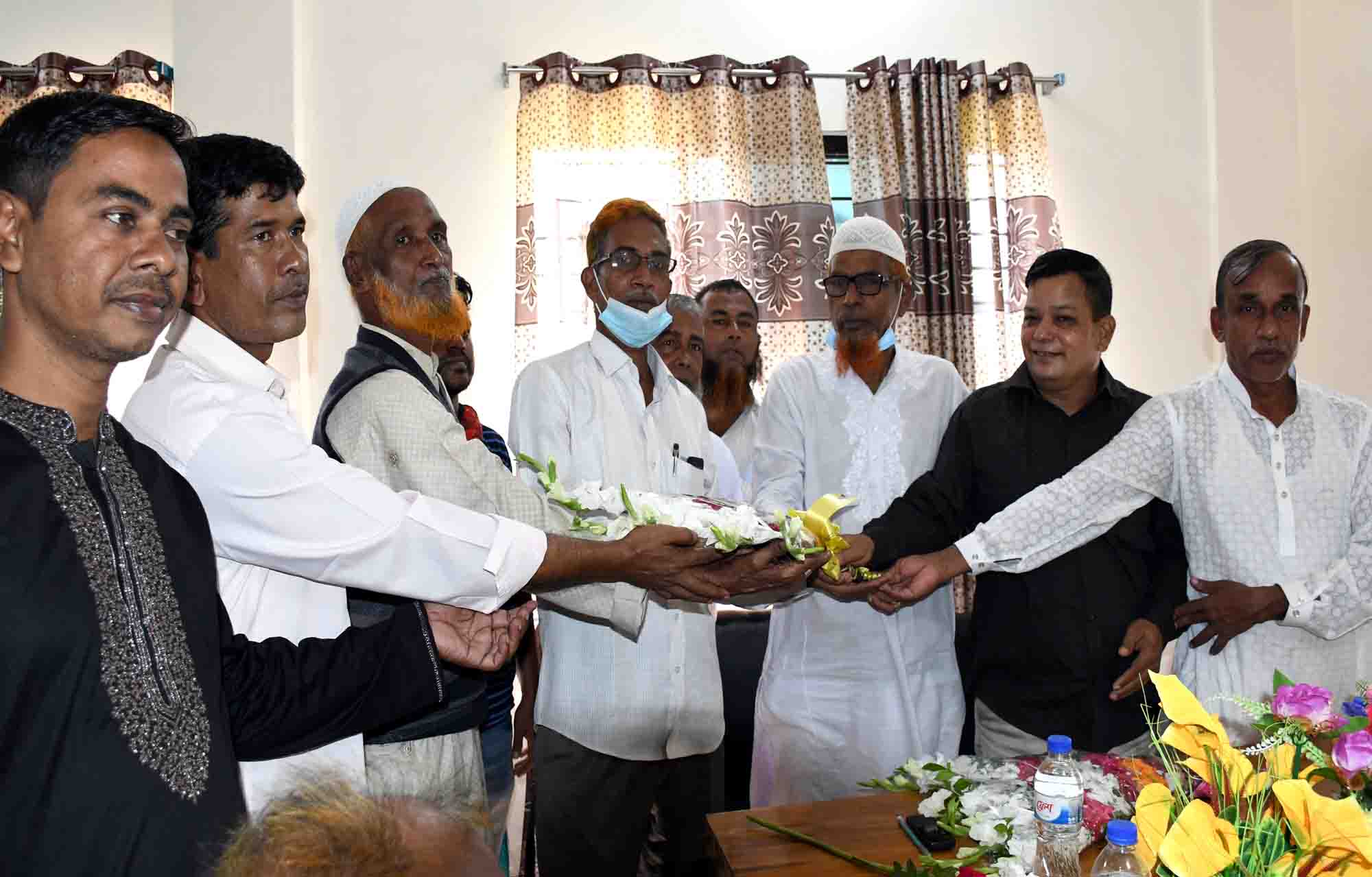 নব-নির্বাচিত কমিটির শপথ ও দায়িত্ব হস্থান্তর“ফুলেল শুভেচ্ছায় বিদায়-বরণ”