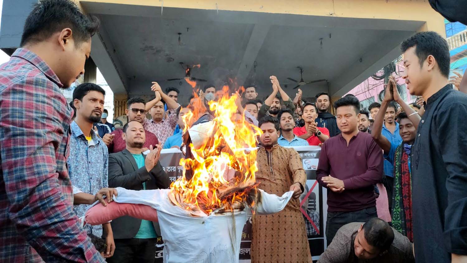 ছাত্রলীগ নেতাদের হত্যার রায় ঘোষনার দাবী