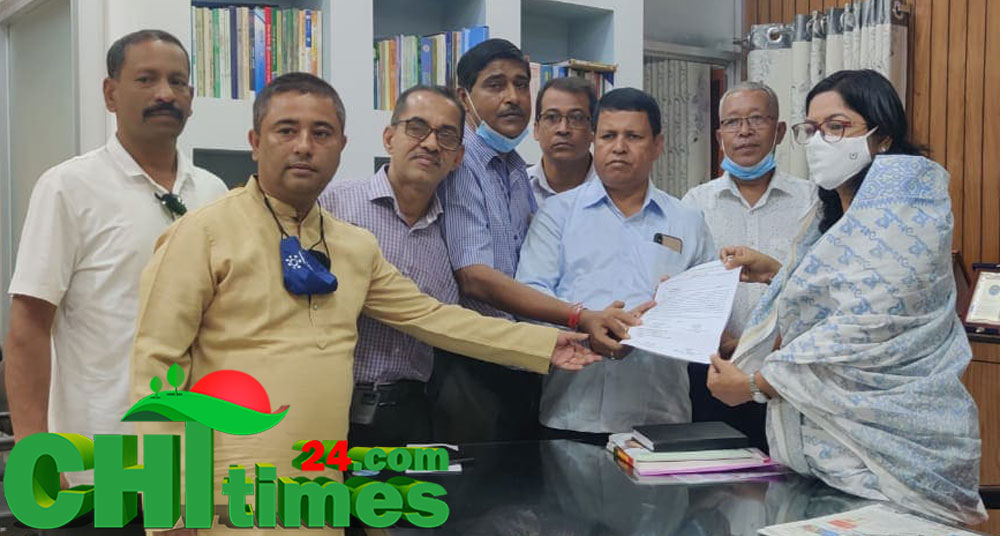 ভ্যাট অফিসের হয়রানী বন্ধের দাবীতে বান্দরবানে ডিসিকে স্মারকলিপি 