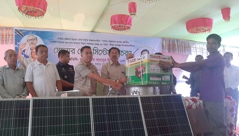 বর্তমান সরকার পাহাড় ও সমতলে সমানভাবে উন্নয়ন করে যাচ্ছে; বীর বাহাদুর