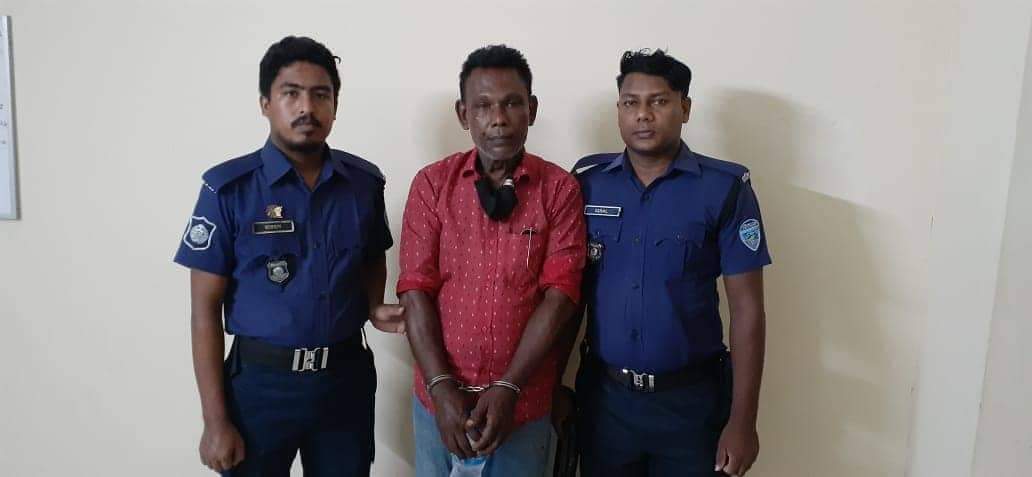 লামায় ১০ লিটার চোলাই মদসহ আটক-১