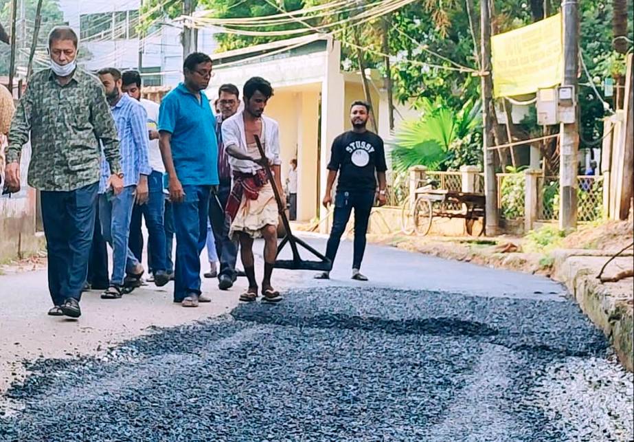 দীর্ঘদিন পর বান্দরবানে সংস্কার হচ্ছে হাসপাতাল সড়ক