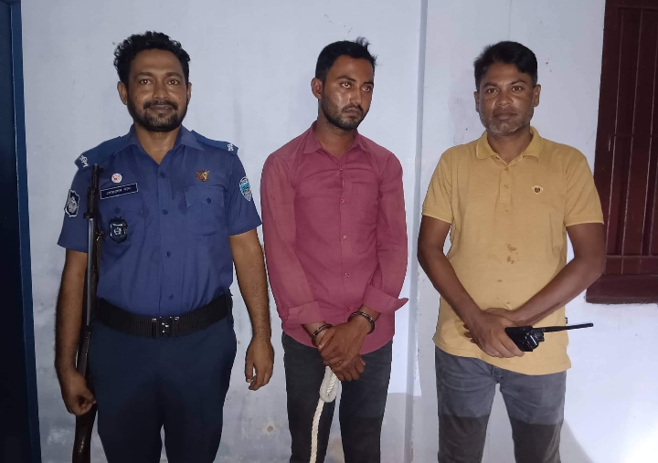 বান্দরবানে চোলাই মদসহ একজন আটক