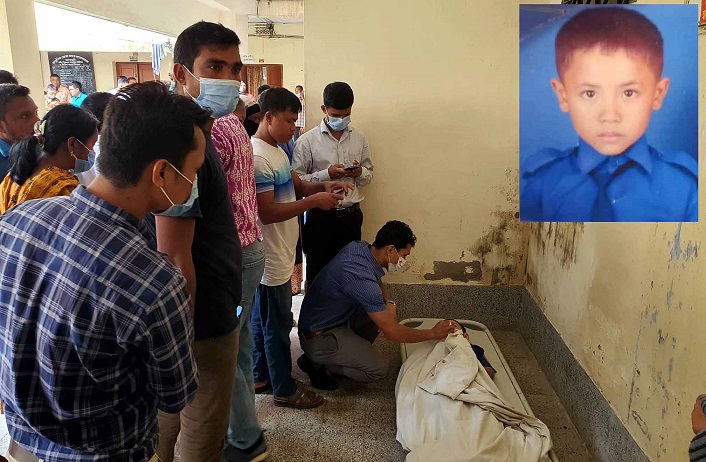 বিদ্যালয়ের ভেঙ্গেপরা গেইটের চাপায় শিশু শিক্ষার্থীর মৃত্যু