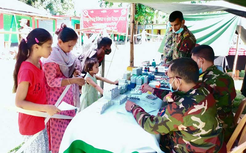 দূর্গম পাহাড়ের ৫’শতাধিক রোগীকে সেনা উদ্যোগে চক্ষু চিকিৎসা ও ঔষধ বিতরণ