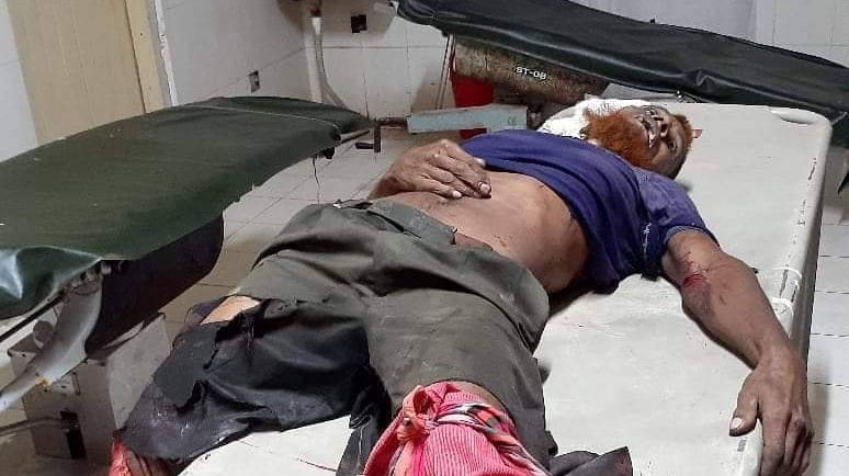 পর্যটকবাহী বাস বেইলী ব্রিজের ধাক্কায় প্রাণ গেল হেলপারের 