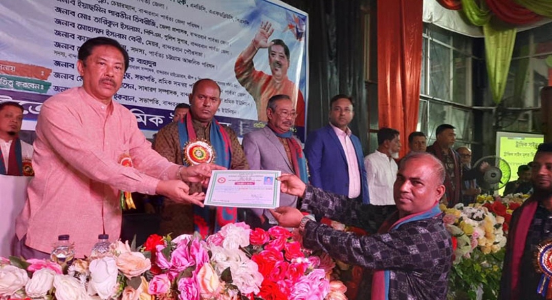পর্যটকদের সর্বোত্তম যানবাহন সেবা প্রদানের আহ্বান পার্বত্য মন্ত্রীর