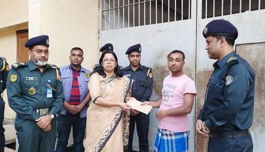 মহান বিজয় দিবস উপলক্ষ্যে বান্দরবানে সাজাভোগকৃত কয়েদিকে মুক্তি প্রদান