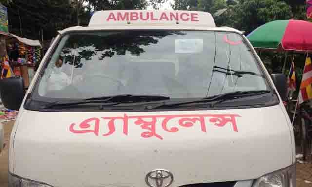 রাজস্থলী সদর হাসপাতাল চালকের কাছেই জিম্মি এম্বুলেন্সসেবা 