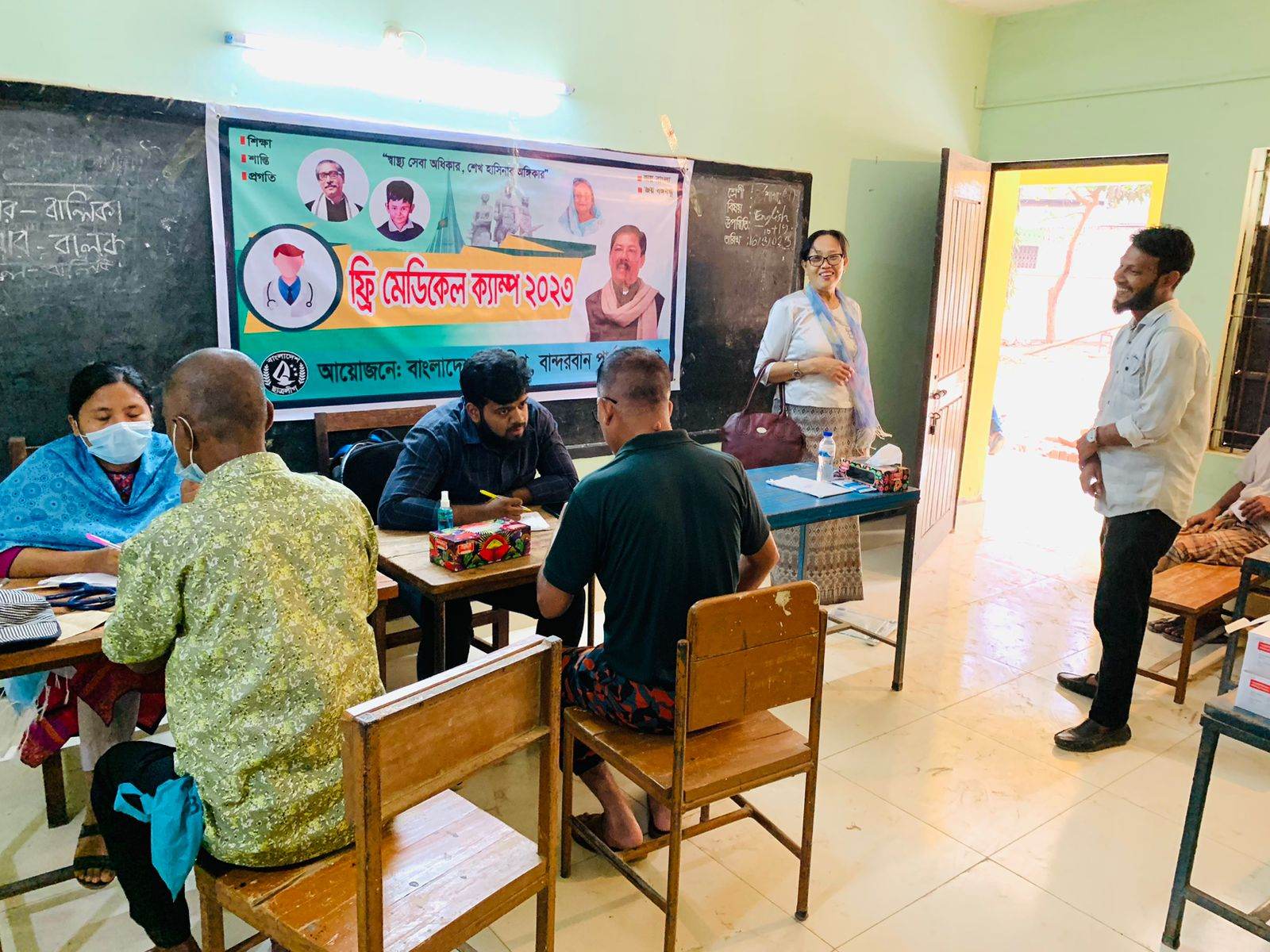 বান্দরবানে ছাত্রলীগ উদ্যেগে দুস্থ ও গরীব মানুষের মাঝে বিনামূল্যে চিকিৎসা সেবা প্রদান
