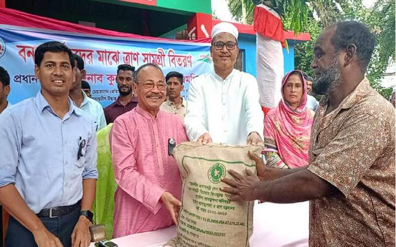 প্রধানমন্ত্রী শেখ হাসিনা আপনাদের অত্যন্ত ভালোবাসেন বলেই ত্রাণ সহায়তা পাঠিয়েছেন;কুজেন্দ্র লাল ত্রিপুরা এমপি