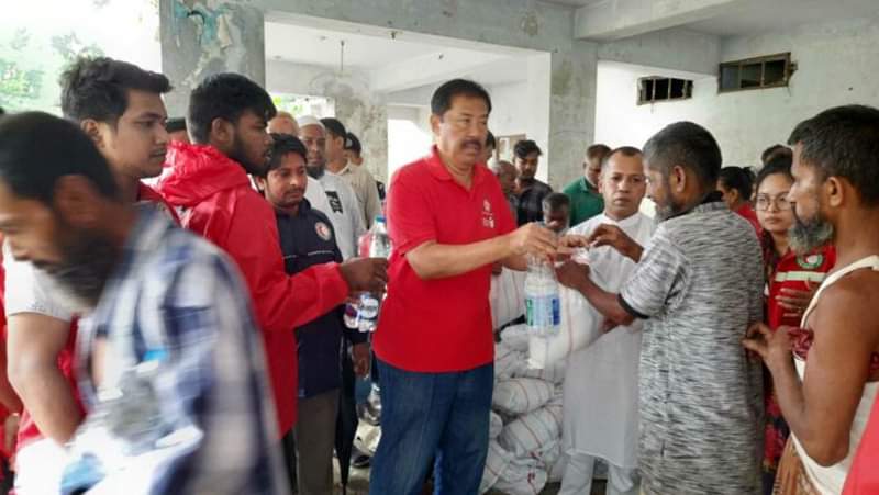 বান্দরবানে বন্যা দুর্গতদের পাশে পার্বত্যমন্ত্রী