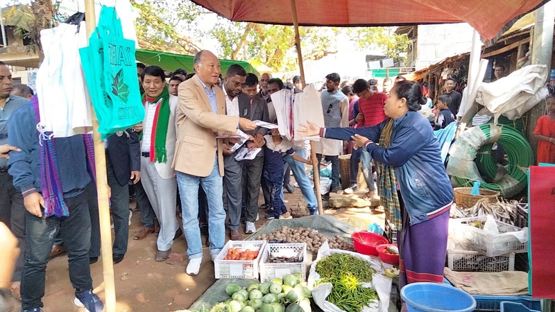 দূর্গম পাহাড়ি এলাকা চষে বেড়াচ্ছেন ২৯৯ আসনের নৌকার প্রার্থী দীপংকর