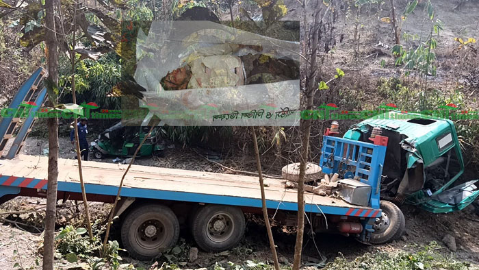সাপছড়িতে দ্রুতগতির ট্রাকলরির সাথে অটোরিক্সার সংঘর্ষ; হতাহত-৬