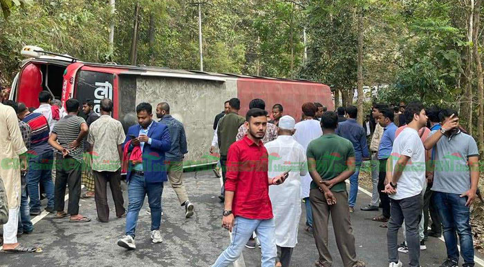 রাঙামাটিতে পৃথক সড়ক দূর্ঘটনায় আহত-৩০
