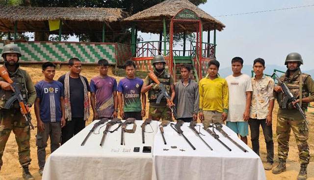 পাহাড়ে কেএনএফ'র আরো ৯ সদস্য গ্রেপ্তার; অস্ত্রসহ গোলাবারুদ উদ্ধার