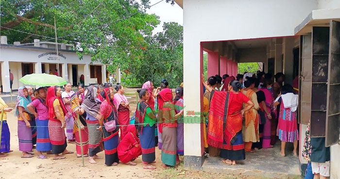 রাঙামাটিতে জাল ভোটদানকারি দু’জনকে জরিমানা; নির্বাচন বর্জনের ঘোষণা 