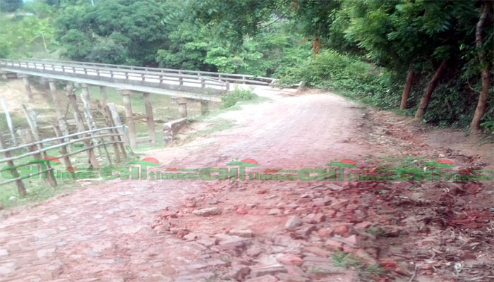 মাইনীমুখ-আটারকছড়া সড়কটির বেহাল দশা; জনদুর্ভোগ চরমে