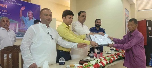 কাপ্তাইয়ে ৪০টি গৃহহীন পরিবার পেলো ঘরের চাবি ও দলিল