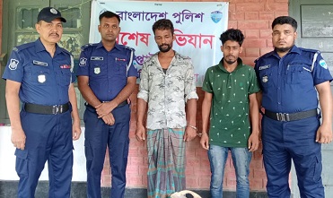 কাপ্তাইয়ে চোলাই মদসহ দুই মাদক বিক্রেতা আটক