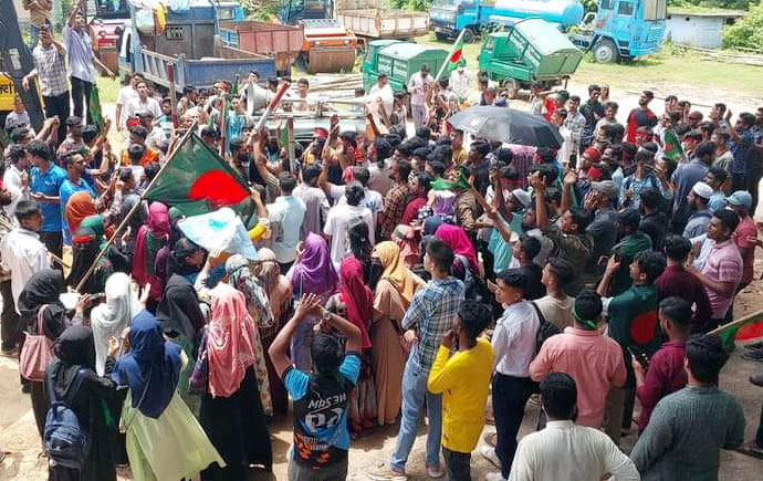 রাঙামাটিতে জেলাপরিষদ ও পৌরসভার সকল প্রতিনিধিদের পদত্যাগে ২৪ ঘন্টার আল্টিমেটাম