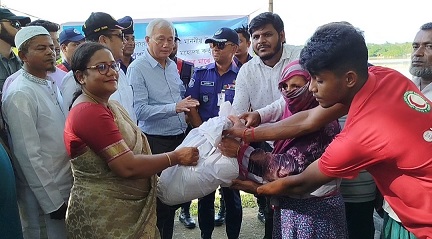 বাঘাইছড়িতে ২ হাজার পরিবারকে খাবার বিতরণ