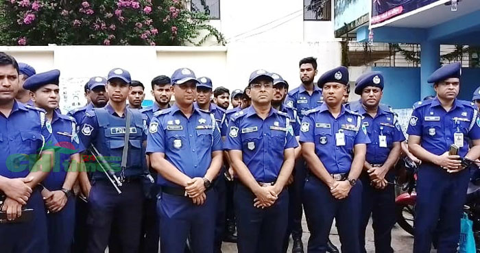 রাঙামাটিতে এসপি’র নেতৃত্বে কাজে যোগ দিয়েছে পুলিশ সদস্যরা