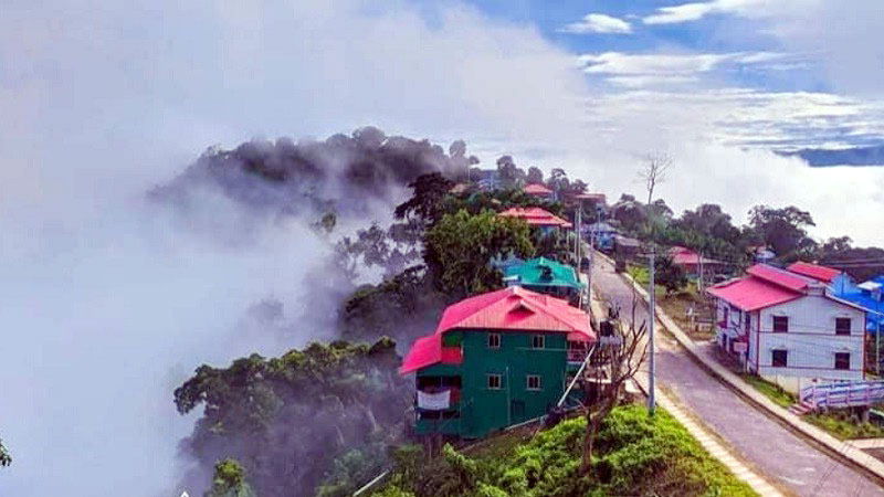 সড়ক ডুবে সাজেকে আটকা পড়েছে ২৫০ পর্যটক