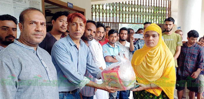 রাঙামাটিতে দূর্গতদের মাঝে জেলা বিএনপির ত্রাণ বিতরণ
