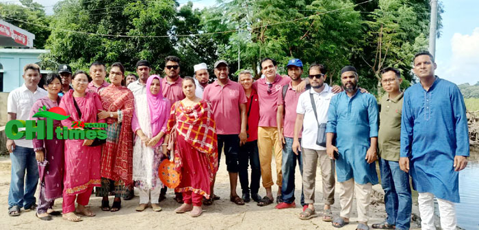 রাঙামাটি শহরে বন্যার্তদের মাঝে রাঙ্গাবন্ধু ২০০১ ব্যাচের ত্রাণ সহায়তা
