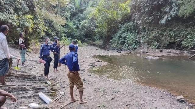 পাহাড়ি ঝর্ণা থেকে অজ্ঞাত ব্যক্তির মরদেহ উদ্ধার