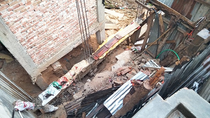 রাঙামাটি শহরে সীমানার বাইরে বসতঘর ভাংচুরের অভিযোগ মহিলা কলেজ প্রশাসনের বিরুদ্ধে