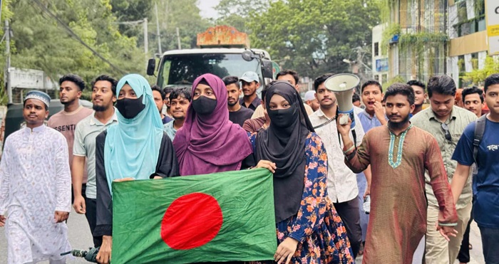 পৈশাচিক সহিংসতার বিরুদ্ধে রাঙামাটিতে বিক্ষোভ মিছিল