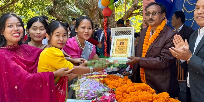 অসমাপ্ত ভবনে প্রধান শিক্ষকের আবেগঘন বিদায়