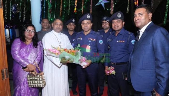 বড়দিন উপলক্ষে রাঙামাটির চার্চ পরিদর্শনে পুলিশ সুপার