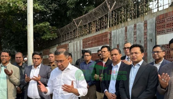 ছোট ভাই আরাফাত রহমানের কবর জিয়ারত করলেন দেশনায়ক তারেক রহমান