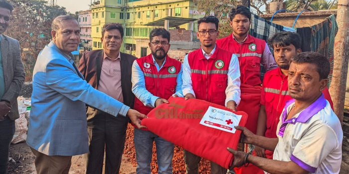 রাঙামাটিতে অগ্নিকাণ্ডে ক্ষতিগ্রস্ত পরিবারদের পাশে রেড ক্রিসেন্ট