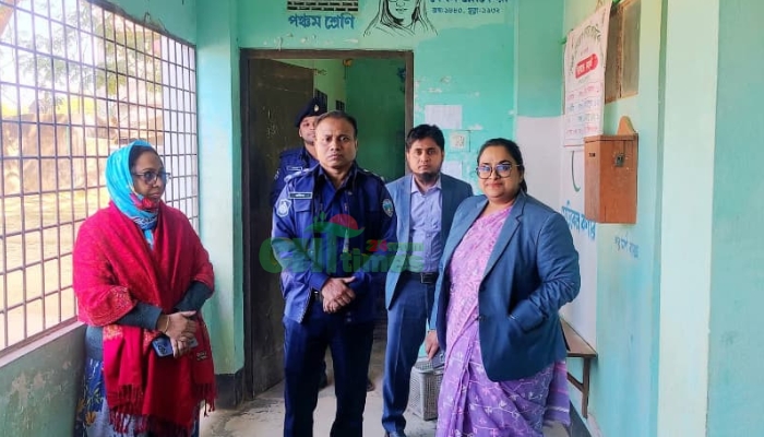 নির্বাচন সামনে রেখে ভোটকেন্দ্র পরিদর্শনে পুলিশ সুপার