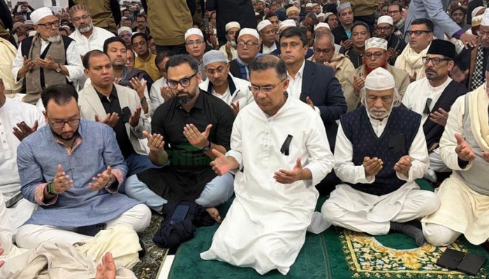  খালেদা জিয়ার রুহের মাগফিরাত কামনায় গুলশানে দোয়া মাহফিল